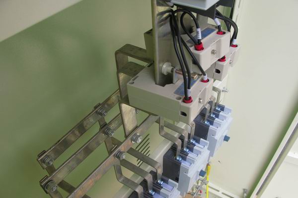 河北配电柜-应急照明配电柜使用对工作人员的具